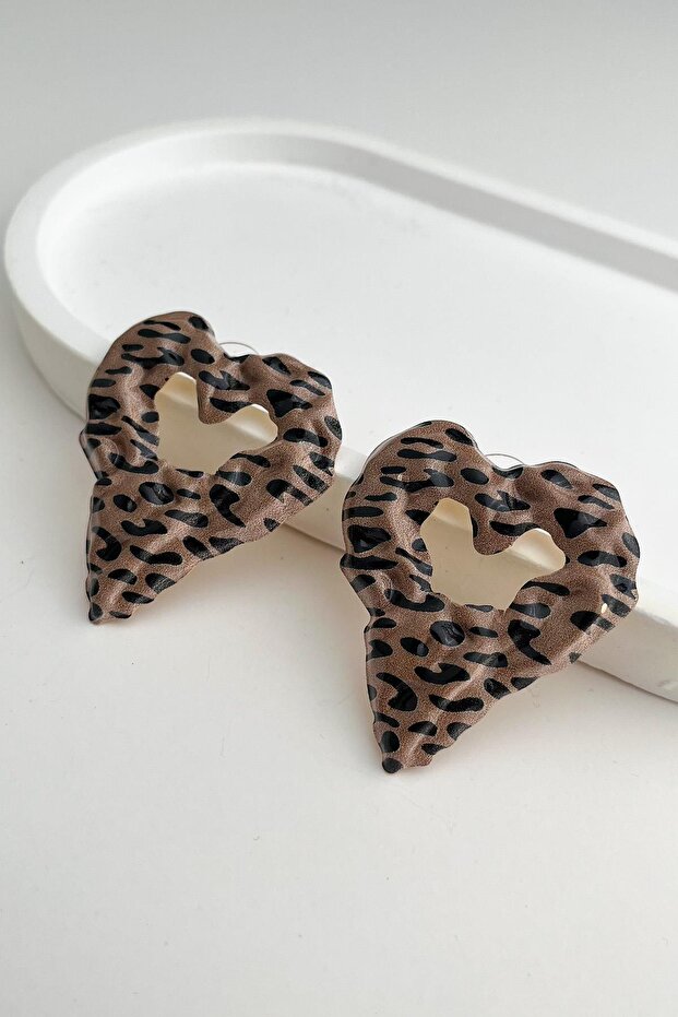 حلق على شكل قلب بطبعة جلد الفهد (5 سم) - 1