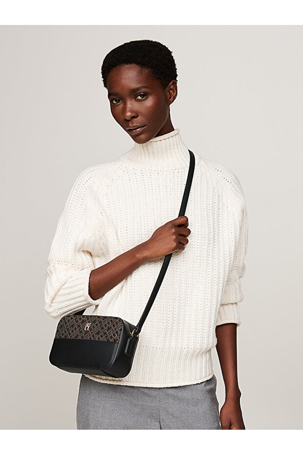 TH JACQUARD CAMERA BAG - 5