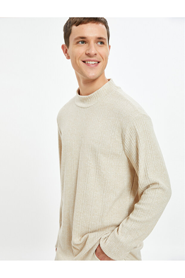 High Collar Fine Knitwear Sweater Long Sleeve Soft Textured