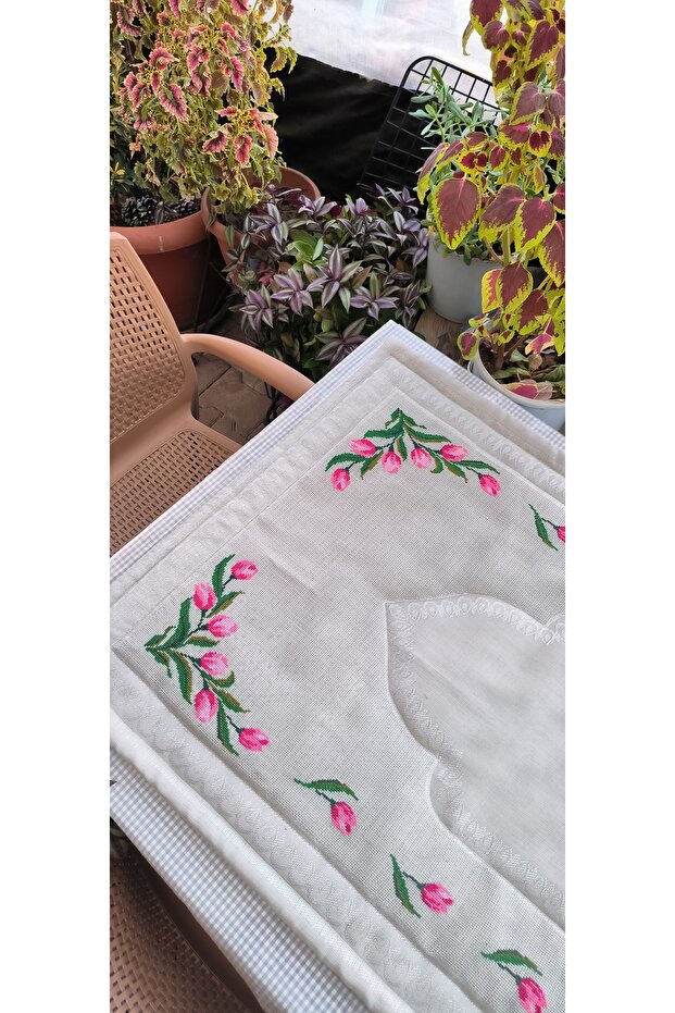 Lale Model El İşlemesi Seccade - 4