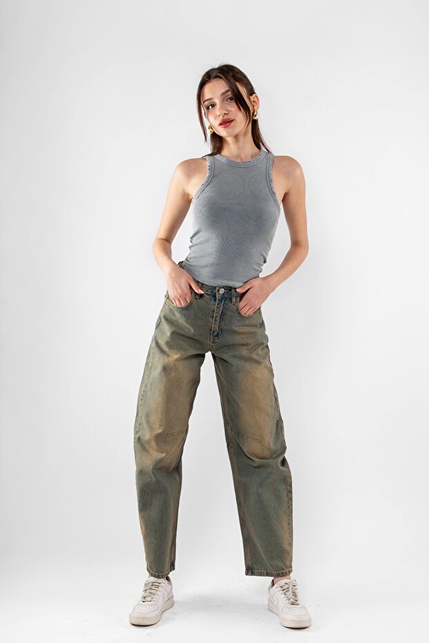 قميص داخلي أساسي ذو رقبة دائرية باللون الرمادي - 2