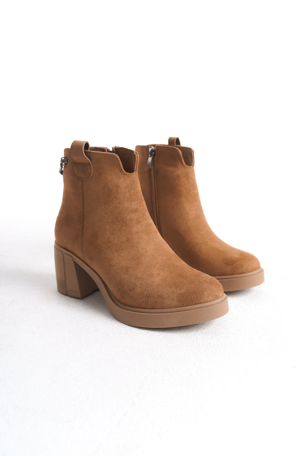 Women's Zippered Chain Detailed Tan Casual Boots