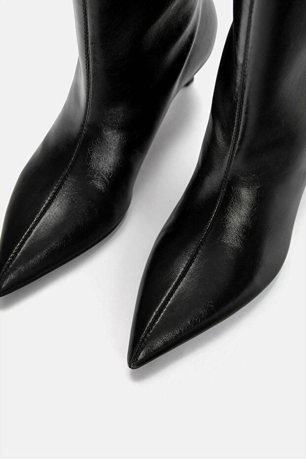 Sivri burunlu ve topuklu çizme - 5