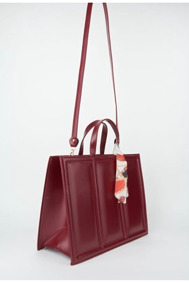 حقيبة مستطيلة من الجلد اللامع مع وشاح - 3