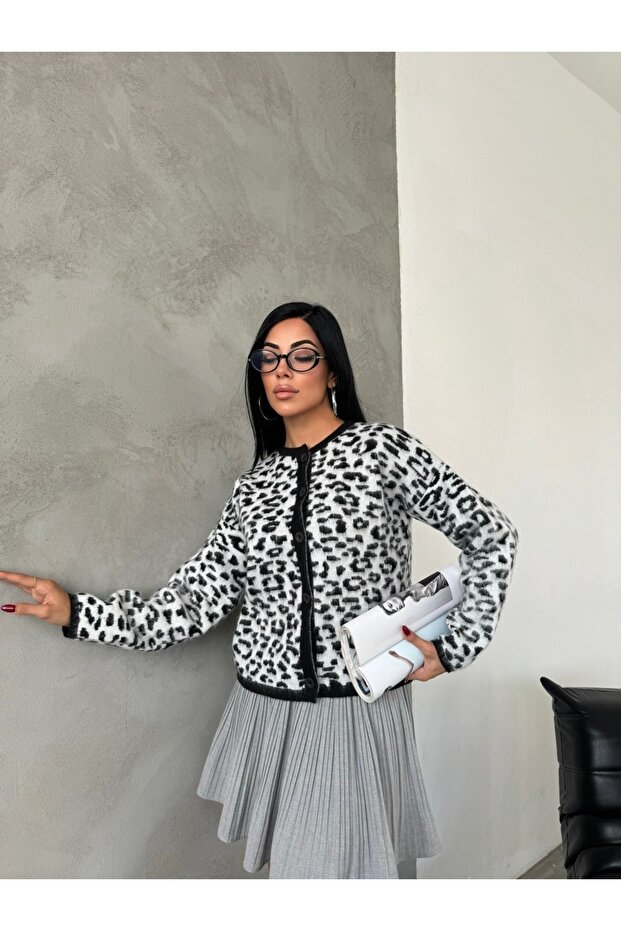 سترة بأزرار بنمط الفهد - 1