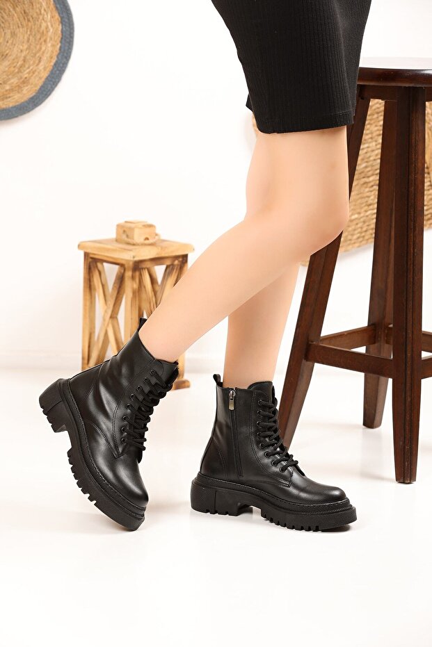 Siyah Dikişli Kadın Postal - 5