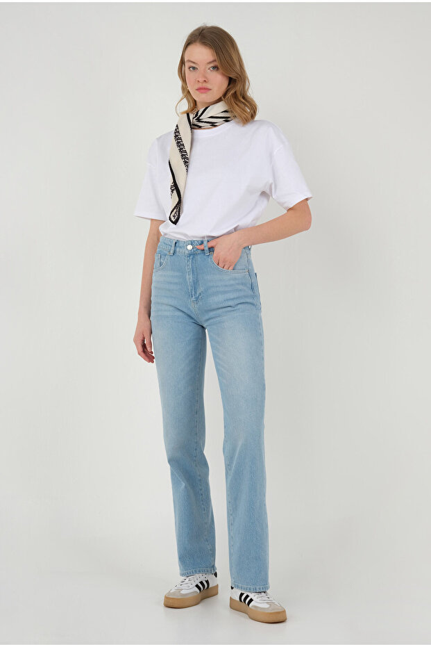 Straight Fit Jean Ice Blue