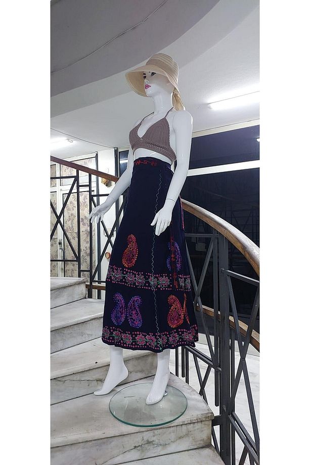 Hint Batik Çiçek Desenli ve İşlemeli Uzun Hint Anvelop Etek - 5