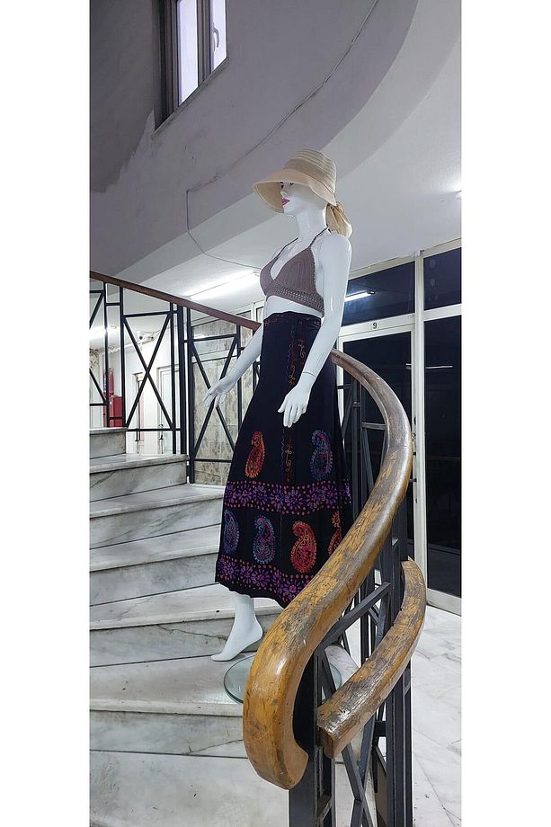 Hint Batik Çiçek Desenli ve İşlemeli Uzun Hint Anvelop Etek - 6