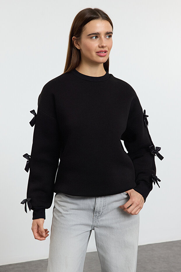 Siyah Fiyonk Detaylı Oversize/Geniş Kalıp Kalın İçi Polarlı Örme Sweatshirt TWOAW25SW00249 - 1
