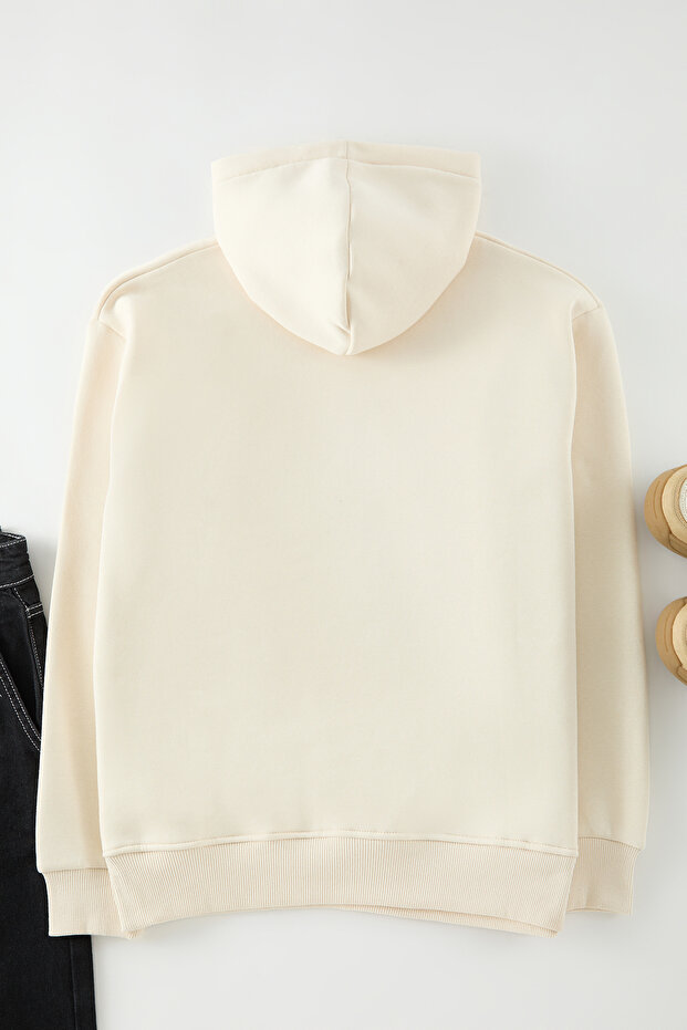 Ekru Unısex Oversize Ayıcık Baskılı İçi Polar/Sıcak Tutan Kapüşonlu Sweatshirt TMNAW25SW00210 - 4