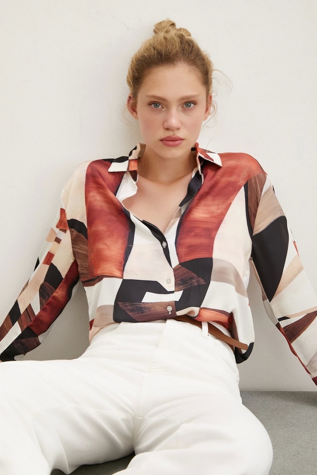 Patterned V-Neck Shirt Brown - 1