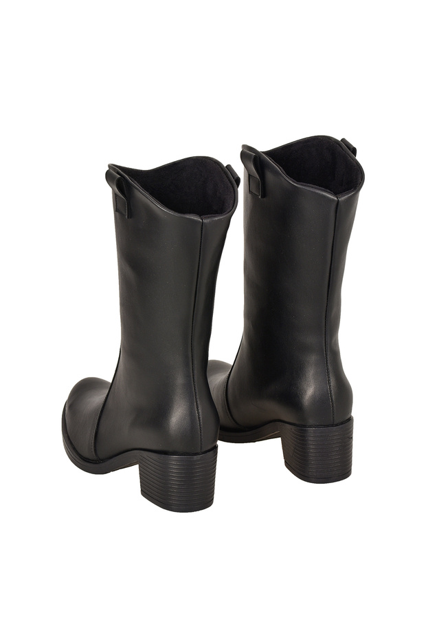 Siyah Kadın Bot - 6