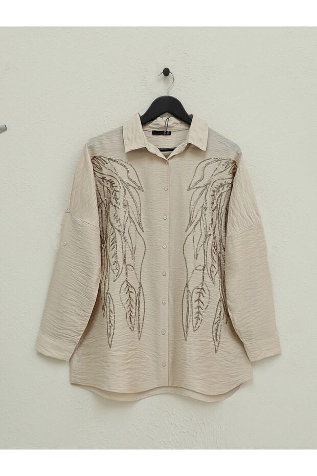 قميص مزين بالترتر على شكل ورقة شجر - 3