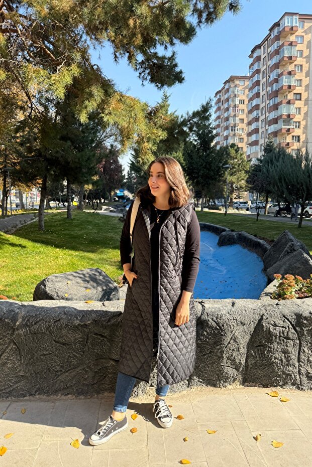 E0090 Kapitone Kapüşonlu Uzun Yelek Siyah - 7