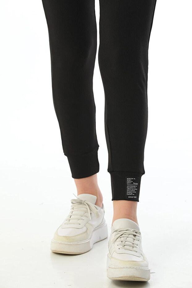 بدلة رياضية بجيب مضلع - 2