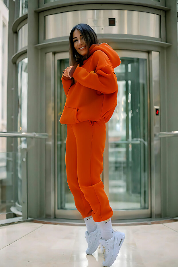 طقم بدلة رياضية نسائية بغطاء للرأس مقاس كبير بدون طباعة