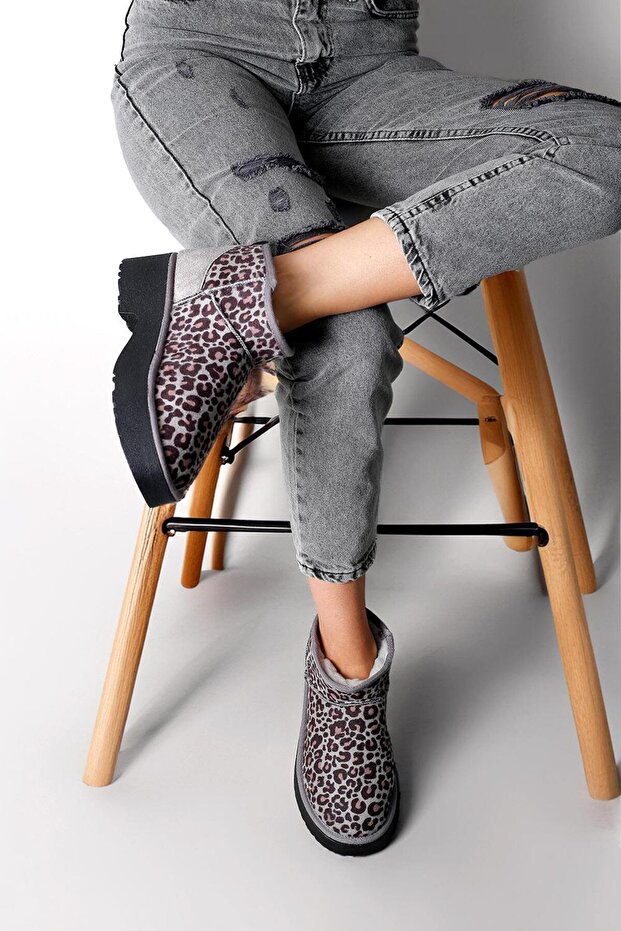 Kadın Gri Leopar Yüksek Topuklu Ultra Mini Içi Kürklü Süet Bot 5 cm BYNDUM04 - 1
