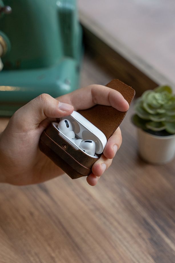 Minimal X Airpods Pro Uyumlu Deri Kılıf - Taba - El Yapımı & Gerçek Deri - Minimalist Tasarım - 2
