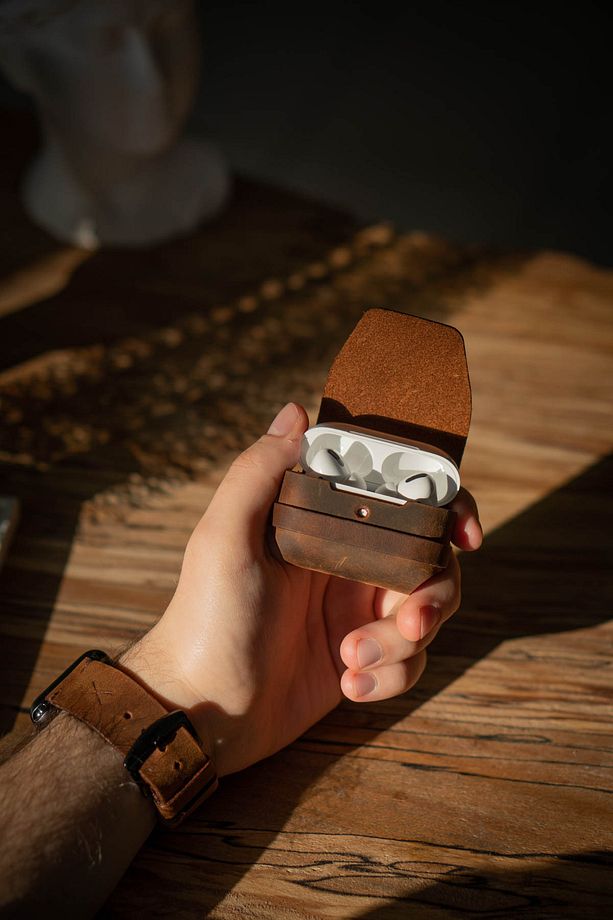 Minimal X Airpods Pro Uyumlu Deri Kılıf - Taba - El Yapımı & Gerçek Deri - Minimalist Tasarım - 3