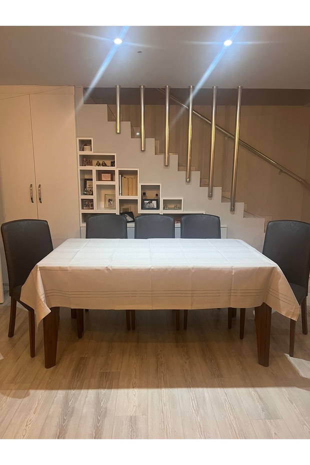 Line Pattern Linen Laceless Tablecloth - 1