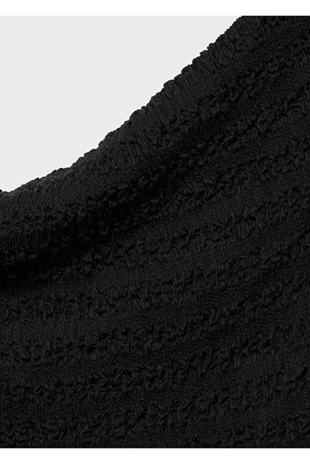 Uzun omuzu açık elbise - 7