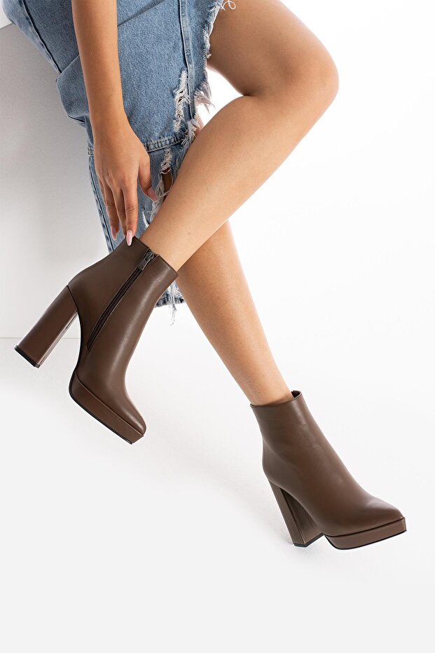 Women's genuine leather platform boots brown