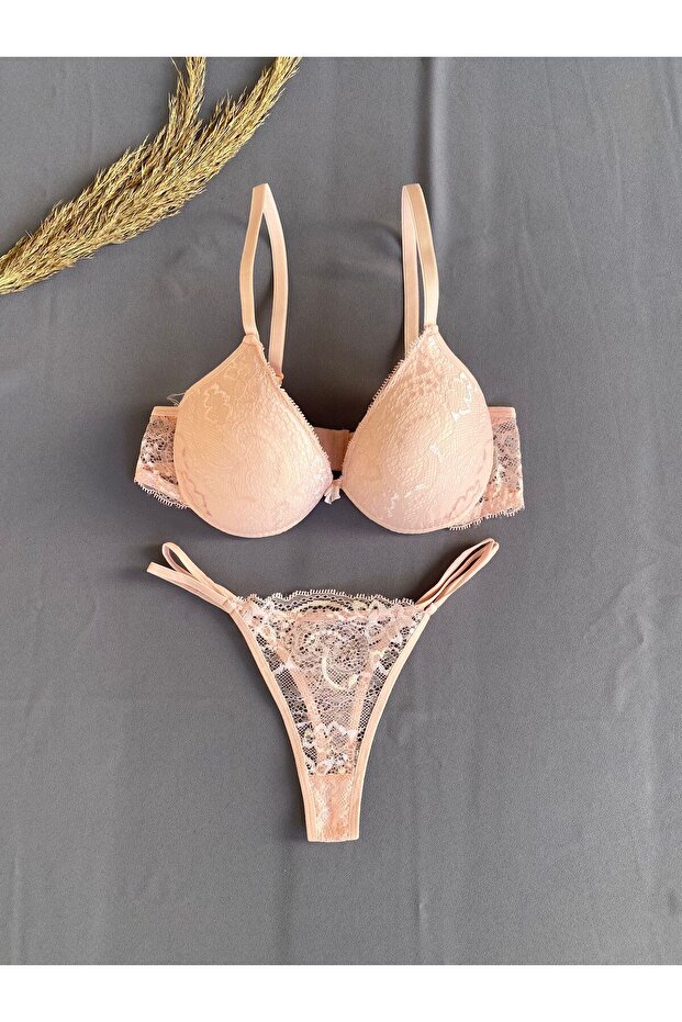 String İç Çamaşırı Takımı - 1