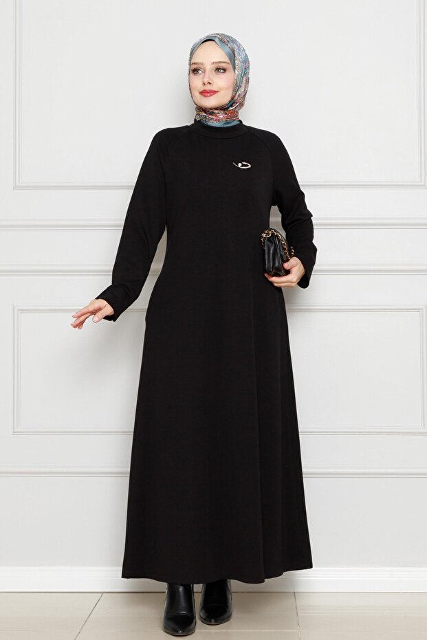 Rochie cu broșă - Negru - 2