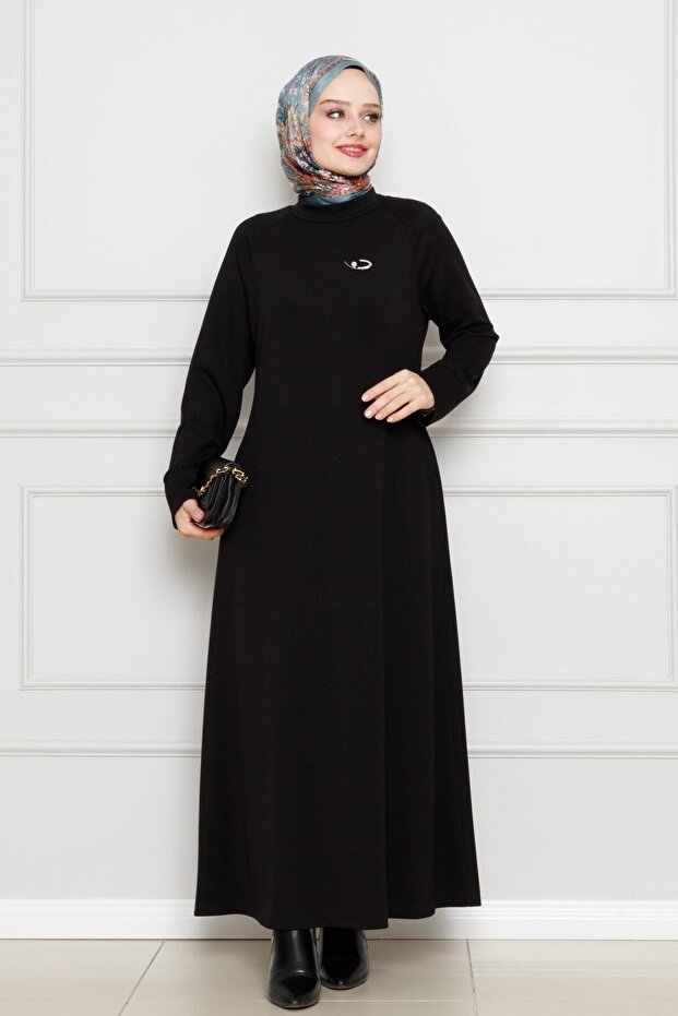 Rochie cu broșă - Negru - 1