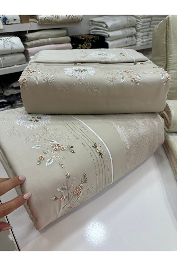 منتج التصميم اليدوي الحقيقي لدينا - 1