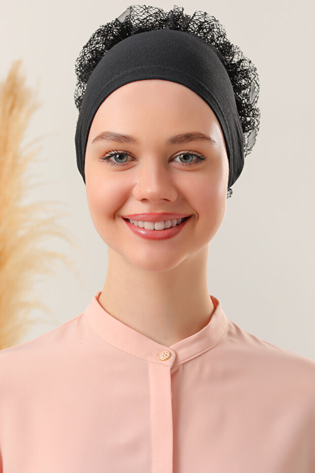 Women's Hijab 3-Piece Ruffled Stitched Bonnet Black