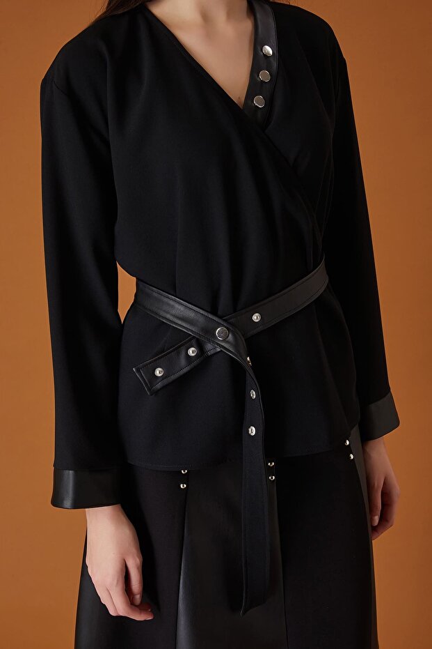 Kruvaze Yakalı Krep Bluz - 2