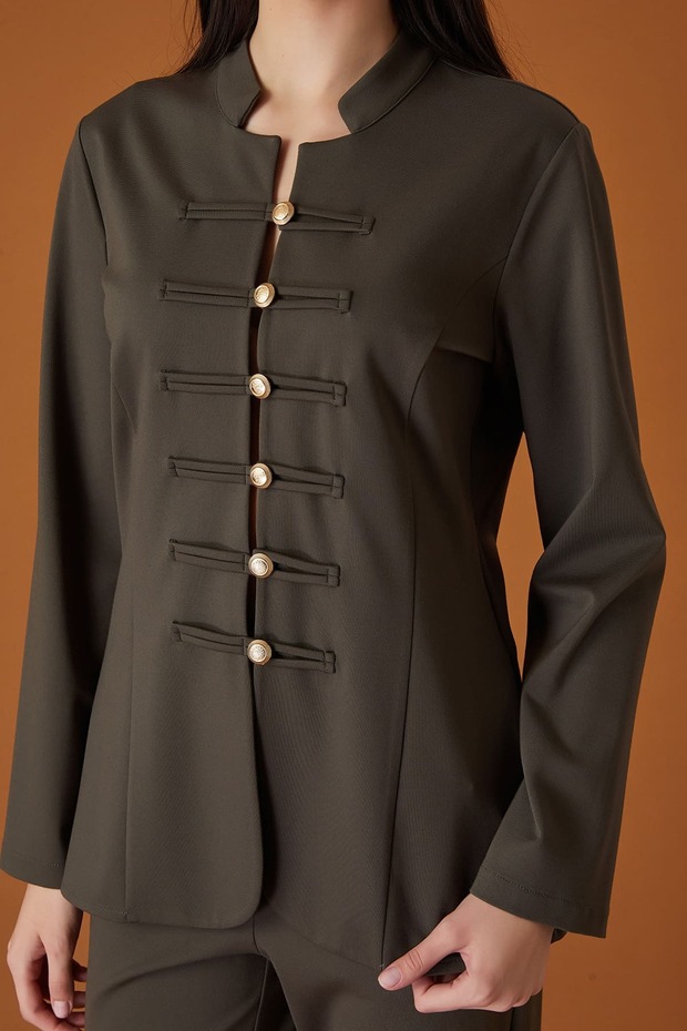 Düğme detaylı örme ceket - 6