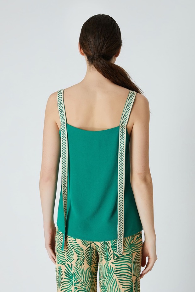 Desenli bantlı atlet - 2