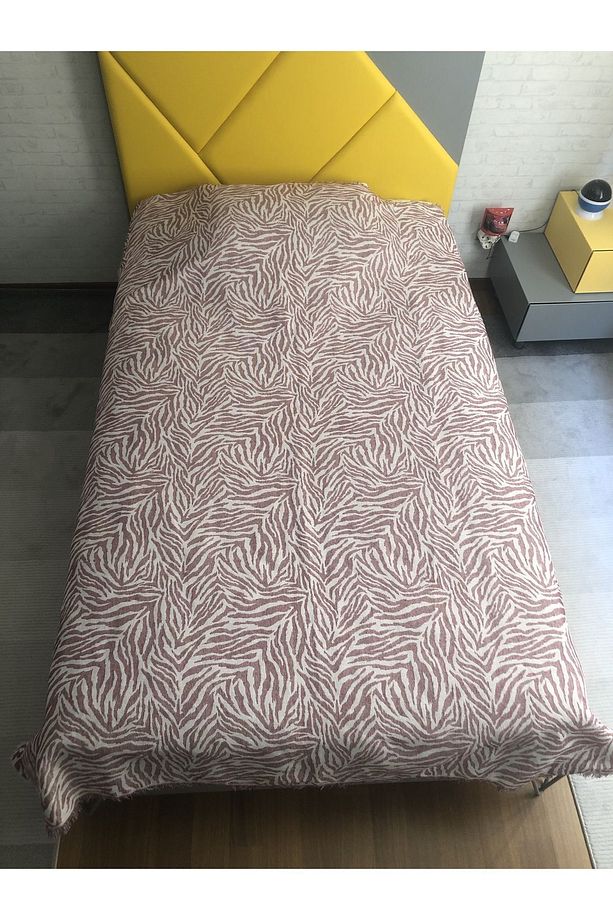 Bordo Zebra Desenli Tek Kişilik Çok Amaçlı Pike - Yatak Örtüsü 160x210 Cm - 1
