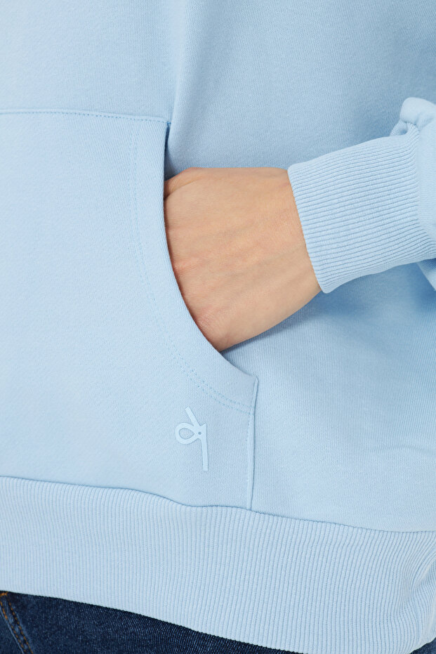 Bebe Mavisi Kanguru Cep Şardonlu Kapüşonlu Regular Fit Sweatshirt - 6