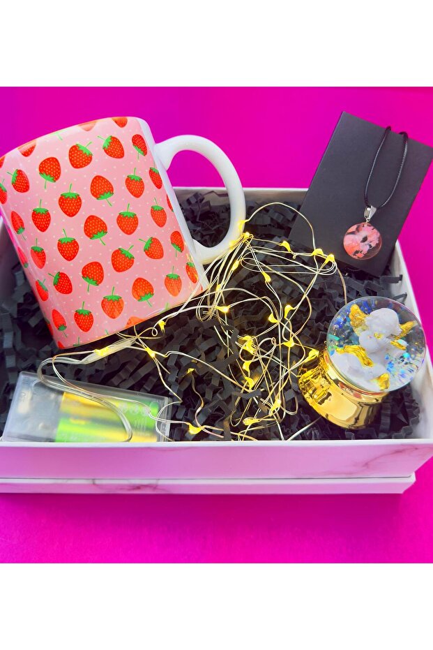 Çilek Tasarımlı Hediye Seti - 3