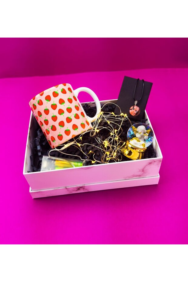 Çilek Tasarımlı Hediye Seti - 1