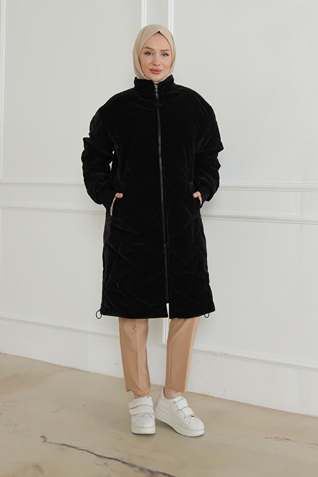Coat with Ribbed Sleeves and Quilted Detail - Black 24Kt726