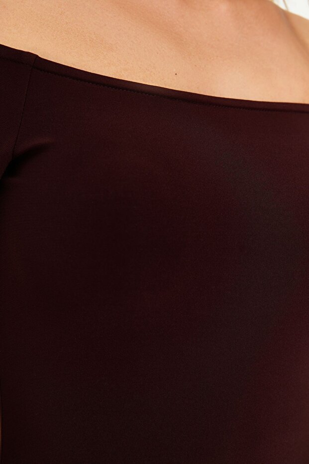 Kahverengi Carmen Yaka Fitted/Vücuda Oturan Esnek Örme Maxi Kalem Elbise TWOSS24EL00096 - 5
