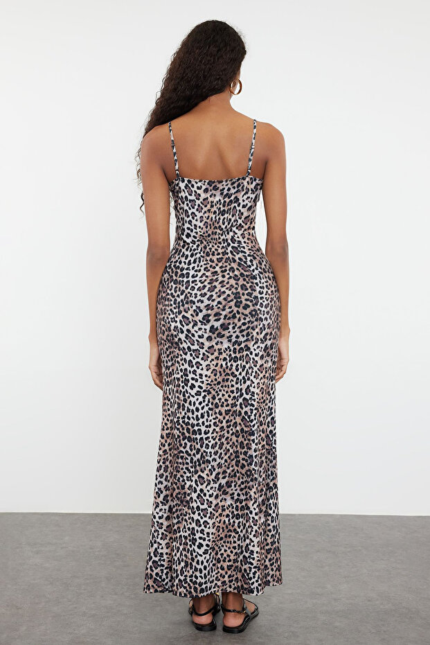 Kahverengi Leopar Desenli Bodycone/Vücuda Oturan Askılı Örme Maxi Elbise TWOSS23EL02435 - 2