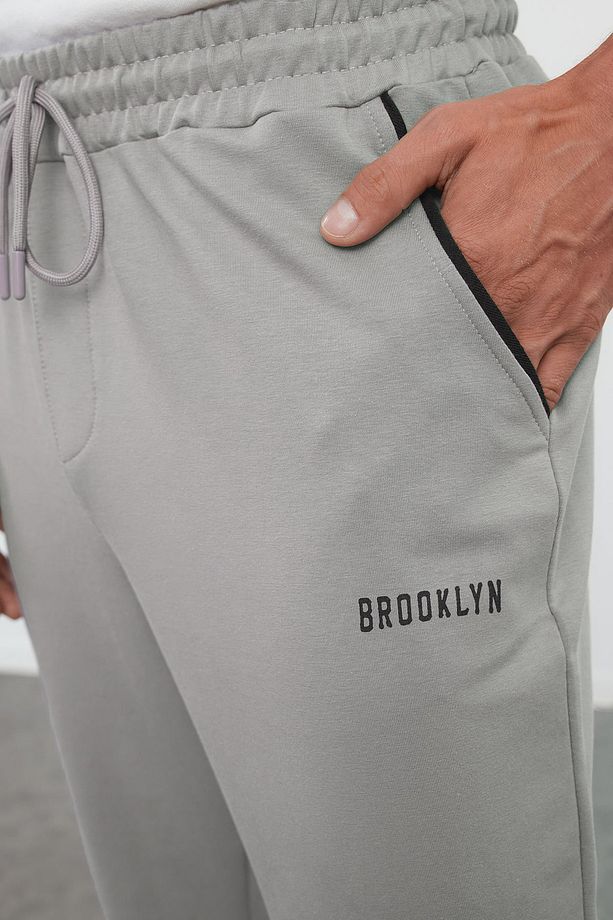 Gri Regular Fit Baskılı Biyeli Lastik Paça Eşofman Altı TMNSS22EA0121 - 4
