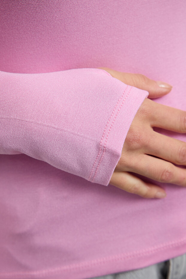 Pembe Viskon/Yumuşak Kumaşlı Parmak Geçme Detaylı Esnek Örme Bluz TWOAW25BZ00014 - 4