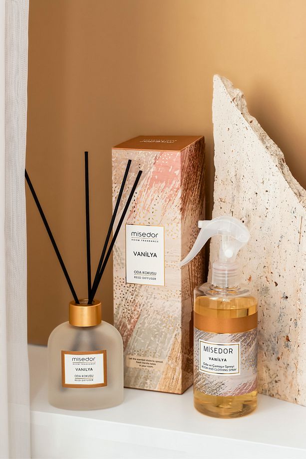 2 Li Set Vanilya Çubuklu Oda Kokusu 120 ml & Oda Spreyi 330 ml - 1