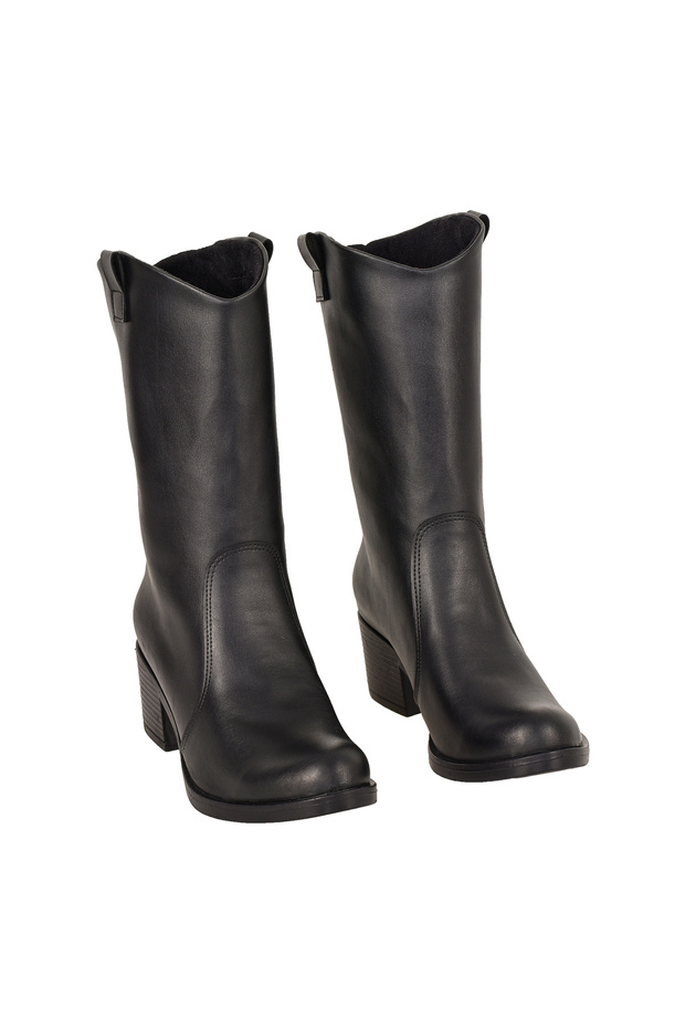 Siyah Kadın Bot - 3