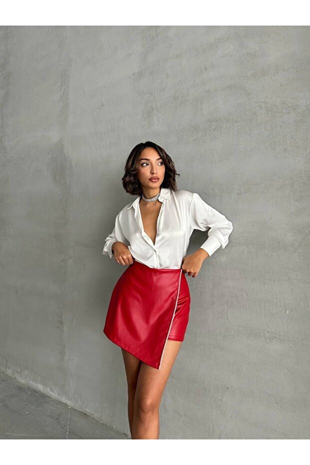 Taş Detaylı Suni Deri Şortetek - 4