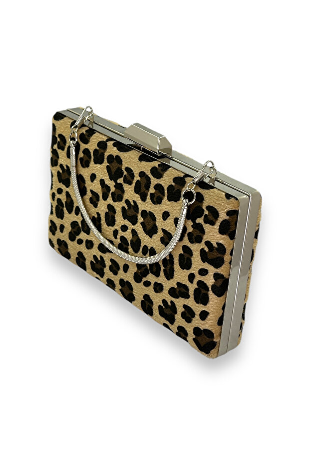 حقيبة سهرة مستوردة بنقشة الفهد مع ريش - 4