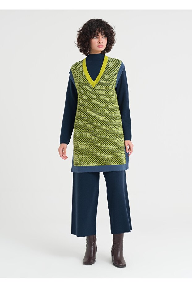 1010 V Yaka Triko Süeter - 2