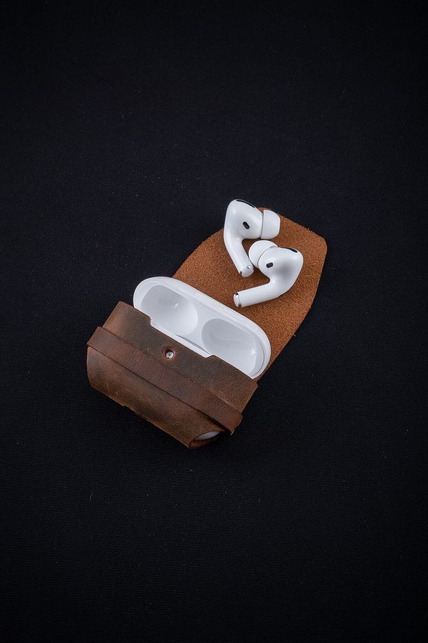 Minimal X Airpods Pro Uyumlu Deri Kılıf - Taba - El Yapımı & Gerçek Deri - Minimalist Tasarım - 4